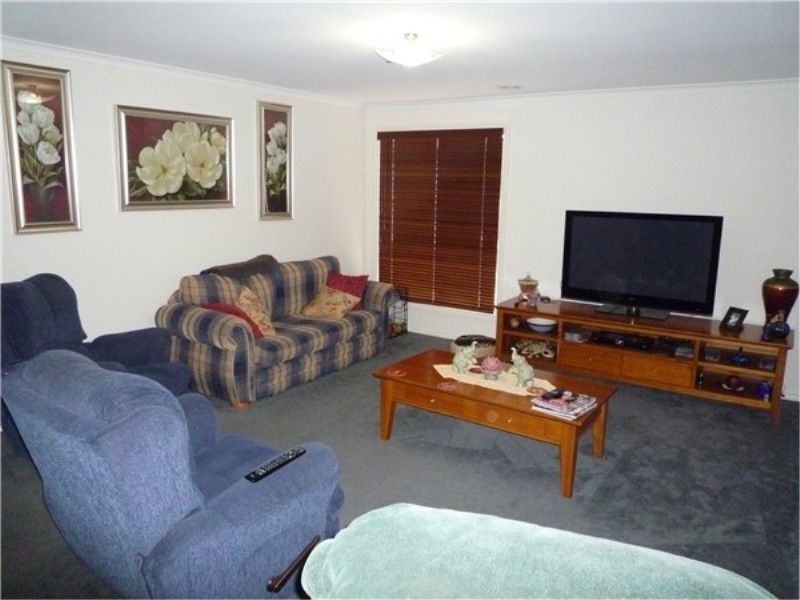 313 Coburns, Melton West VIC 3337