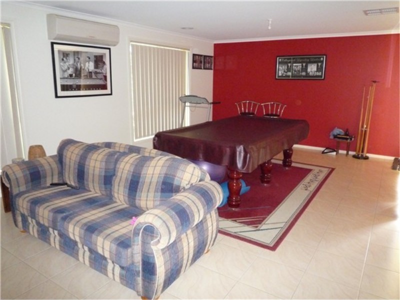 313 Coburns, Melton West VIC 3337