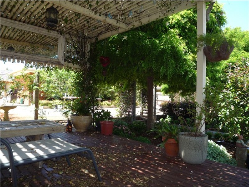 313 Coburns, Melton West VIC 3337