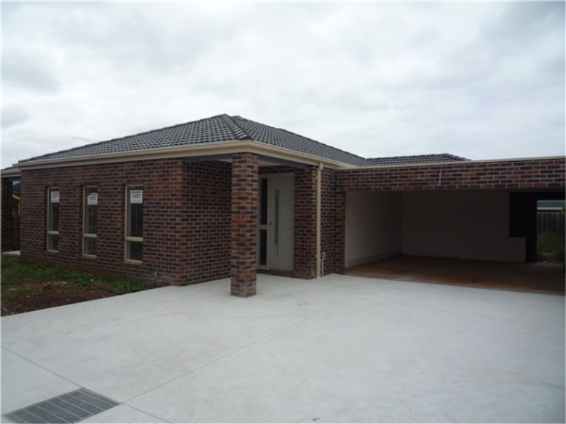 1 & 2 / 7 Corrib Court, Melton West VIC 3337
