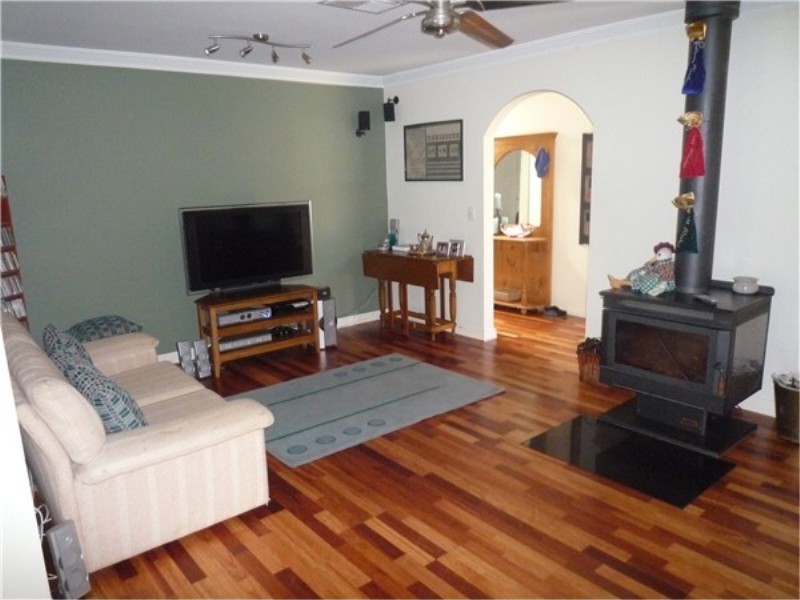 8 Brand Court, Melton South VIC 3338