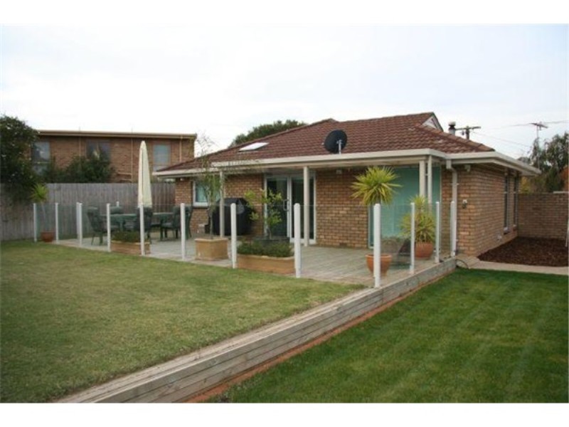 8 Brand Court, Melton South VIC 3338