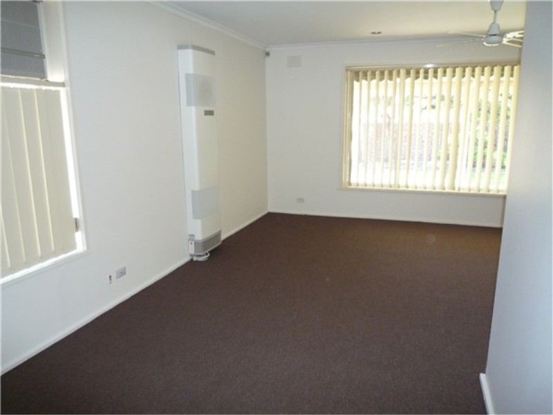 32 Christopher Crescent, Melton VIC 3337