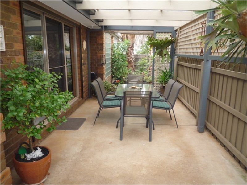 582 High St, Melton West VIC 3337