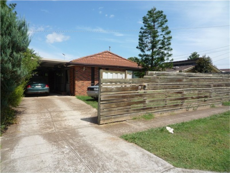 19 Monash St, Melton South VIC 3338