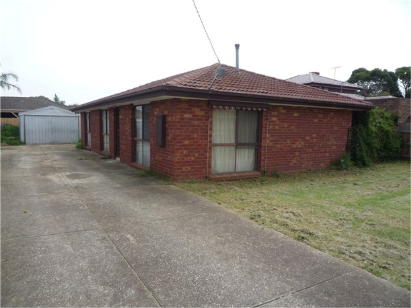 69 Station Rd, Melton South VIC 3338