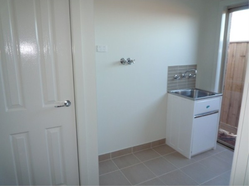 828 / 8 Stringybark Ave, Brookfield VIC 3338