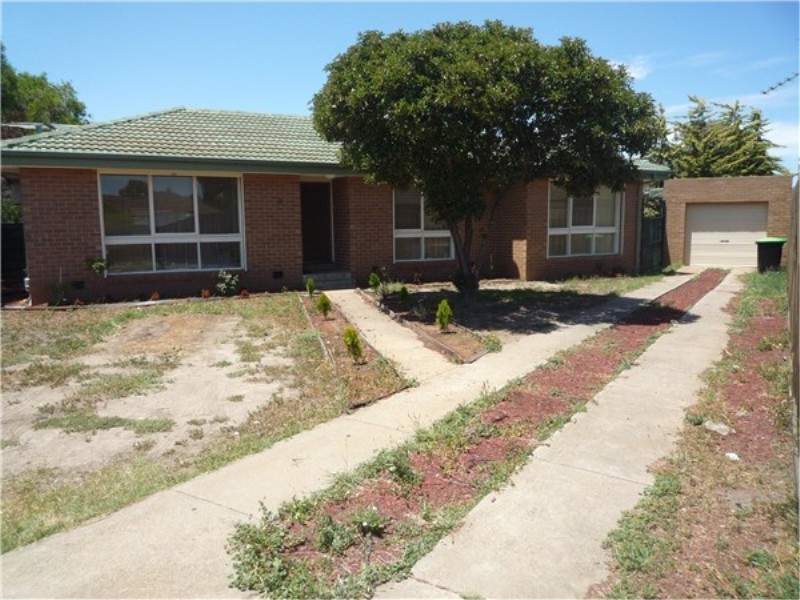 6 Laraine Place, Melton West VIC 3337