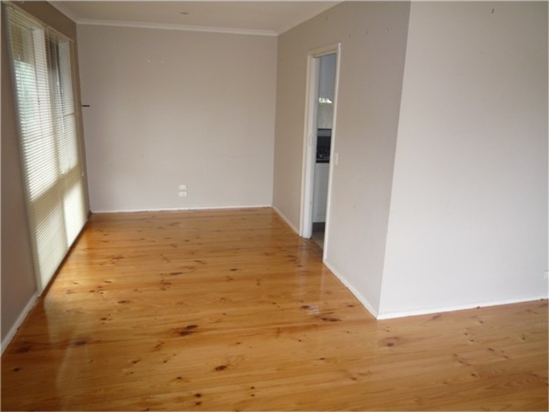 6 Laraine Place, Melton West VIC 3337