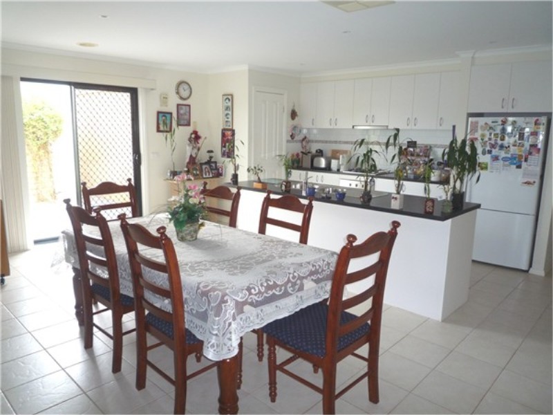 25 Ranfurlie Cct, Melton West VIC 3337