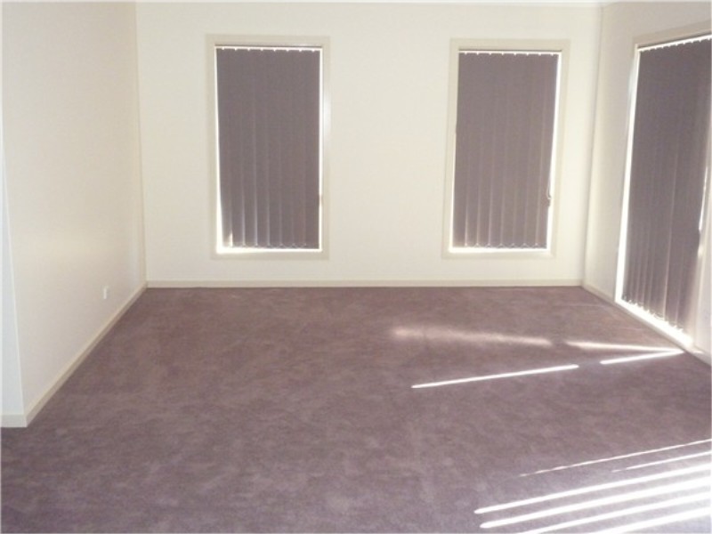 1 / 18 Marlo Dr, Melton West VIC 3337