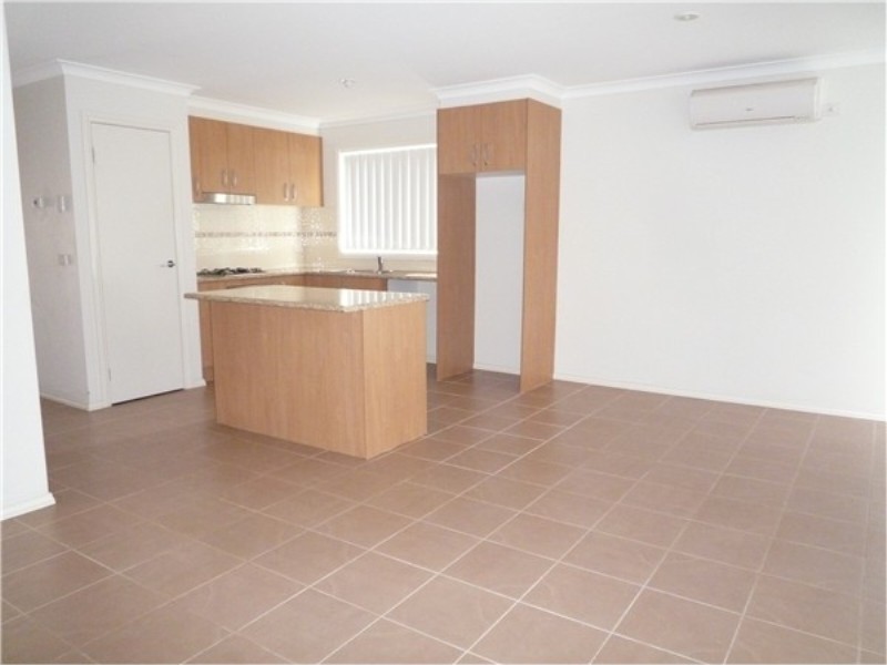 27 Lord Nolan St, Kurunjang VIC 3337