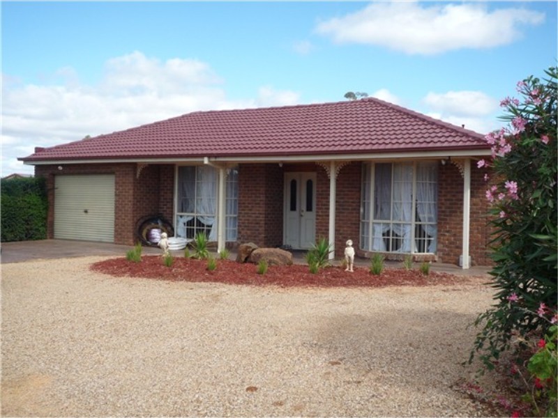 23 Campaspe Cres, Brookfield VIC 3338