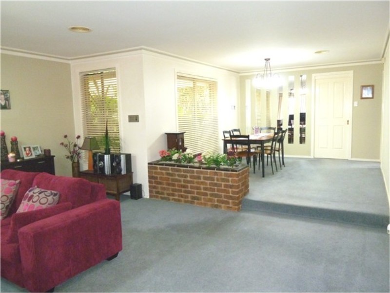 23 Campaspe Cres, Brookfield VIC 3338