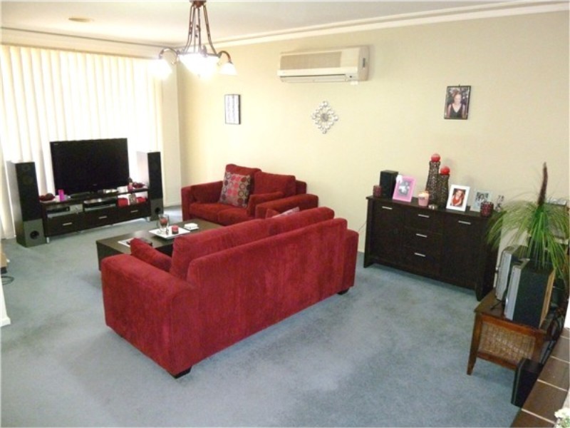 23 Campaspe Cres, Brookfield VIC 3338