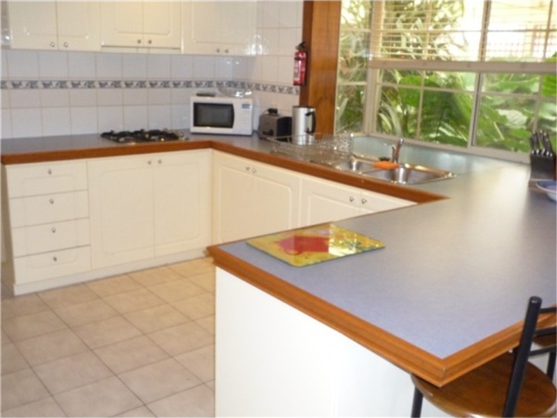 23 Campaspe Cres, Brookfield VIC 3338