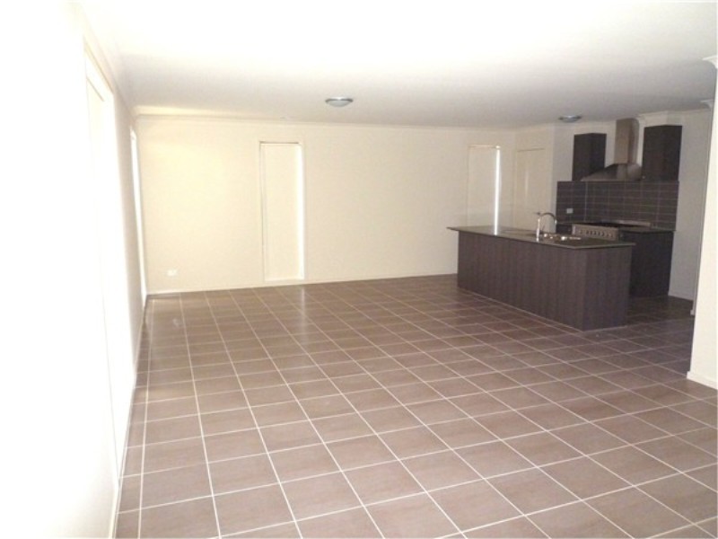 14 Turpentine Road, Brookfield VIC 3338