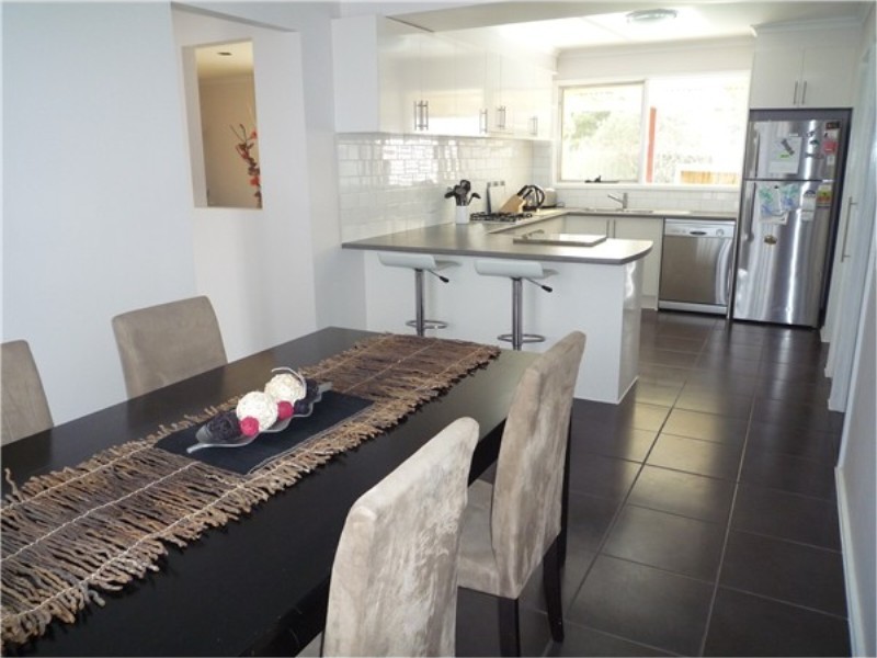 4 Banksia Place, Melton West VIC 3337