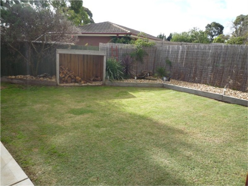 4 Banksia Place, Melton West VIC 3337