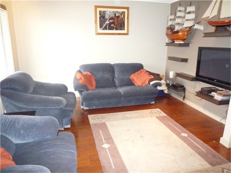 29 Carlyon Place, Melton West VIC 3337