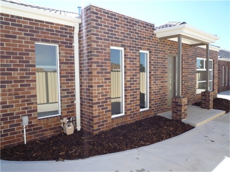 2 / 16 Marlo drive, Melton West VIC 3337