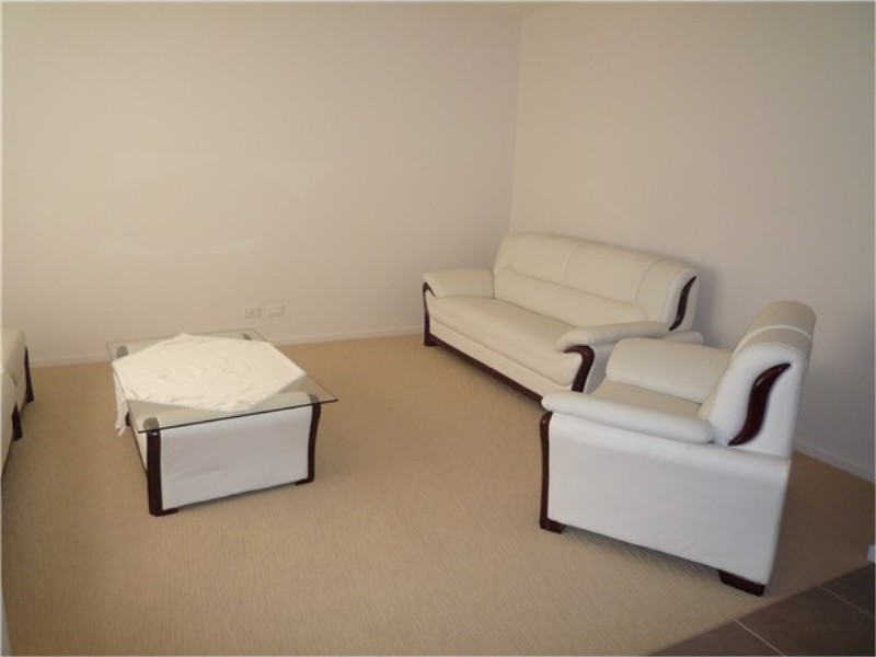 17 Longtree Drive, Melton West VIC 3337