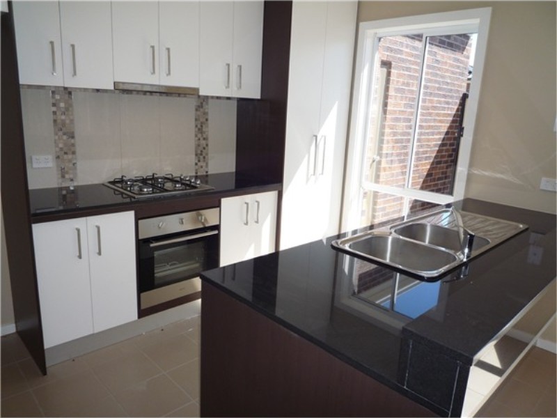 3 / 16 Marlo Drive, Melton West VIC 3337