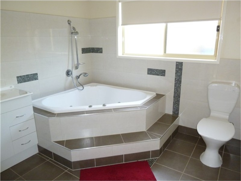 21 Kurunjang Drive, Kurunjang VIC 3337