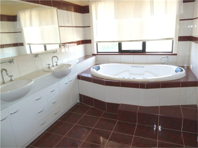 28 Westlake Drive, Melton West VIC 3337