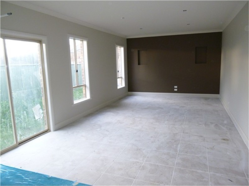 2 / 68 McBurnie Drive, Melton VIC 3337