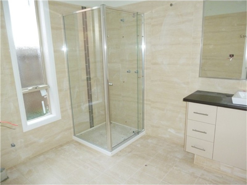 2 / 68 McBurnie Drive, Melton VIC 3337