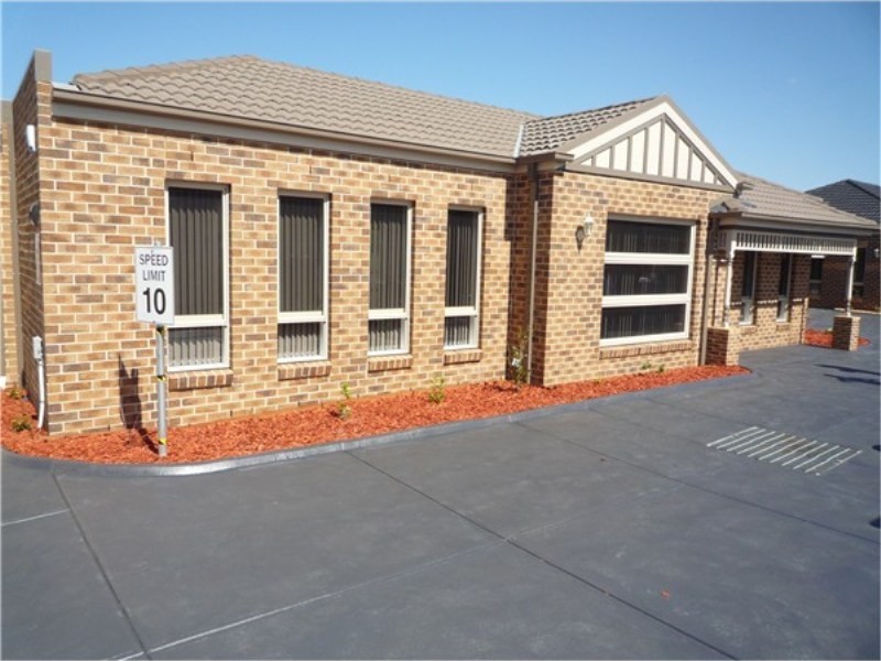 1 / 68 McBurnie Drive, Melton VIC 3337