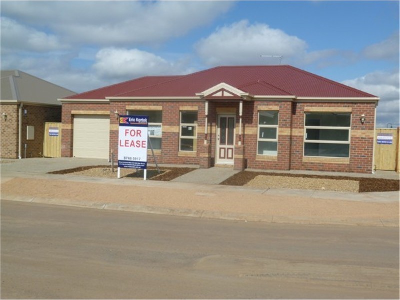 37 Lot 709 Chanticleer Avenue, Melton VIC 3337