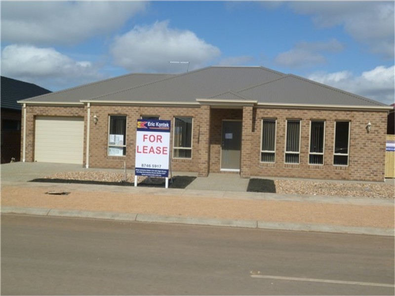 35 Lot 708 Chanticleer Avenue, Melton VIC 3337