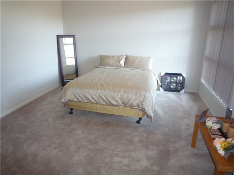 25 Desert Gum Way, Brookfield VIC 3338