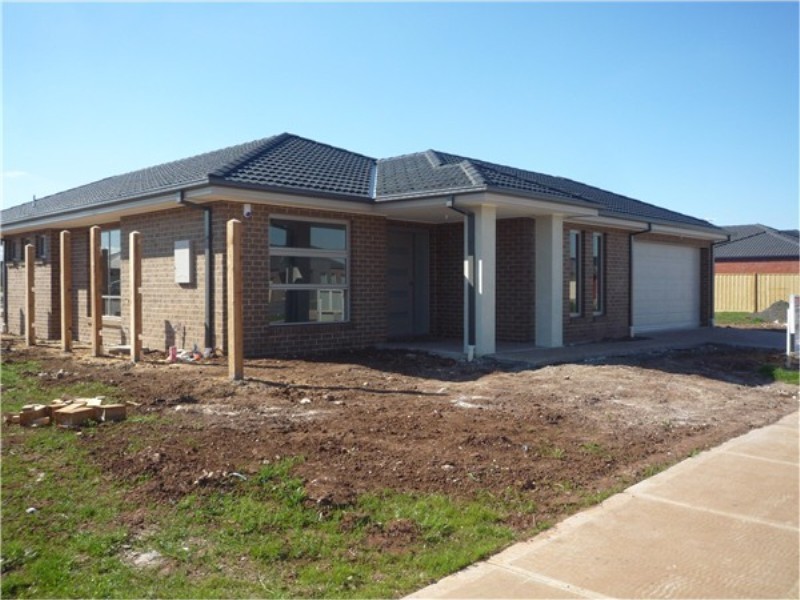18 Turpentine Road, Brookfield VIC 3338