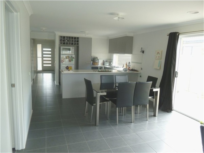 18 Clare Street, Melton VIC 3337