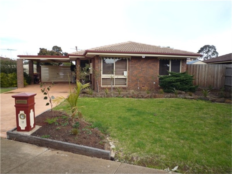 11 Lincoln Way, Melton West VIC 3337