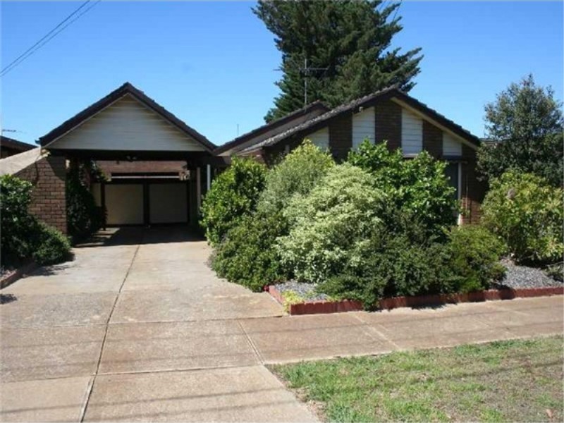 25 Oldershaw Road, Melton VIC 3337