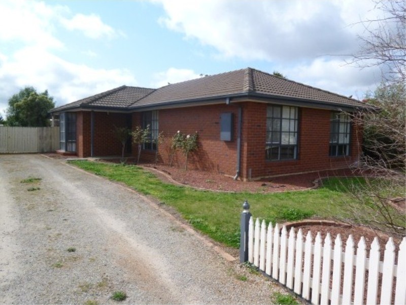 11 Coventry Place, Melton South VIC 3338