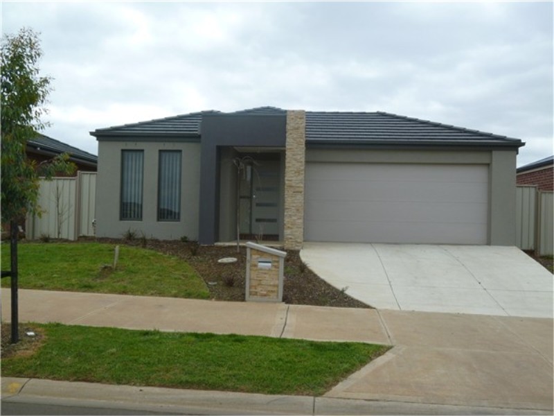 9 Kilmore Street, Brookfield VIC 3338