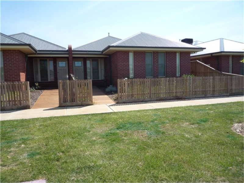 35 Walhalla Drive, Eynesbury VIC 3338