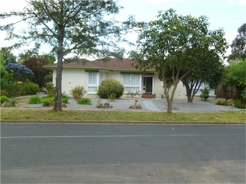 6 Kashmir Place, Melton West VIC 3337