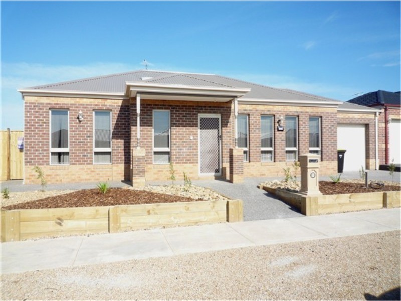 2 Lot 706 Moor Park Avenue, Melton West VIC 3337