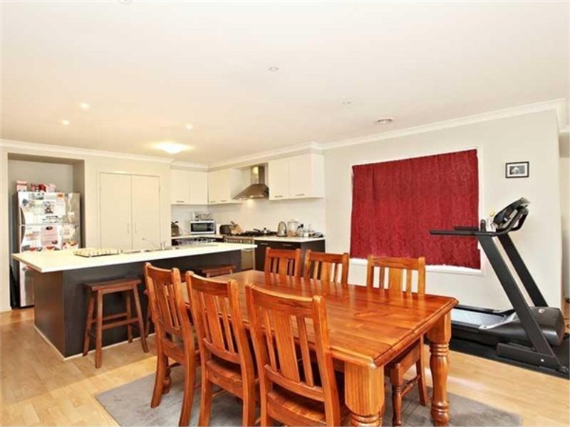 90 Black Dog Drive, Brookfield VIC 3338