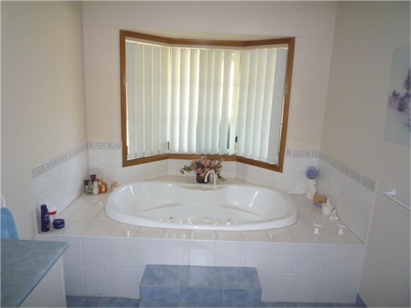 30 John Bathman Drive, Melton West VIC 3337