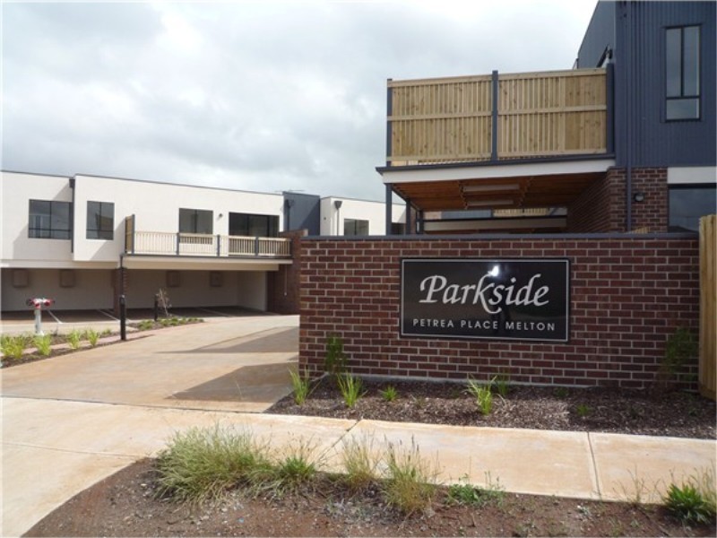24 / 6-8 Petrea Place, Melton West VIC 3337