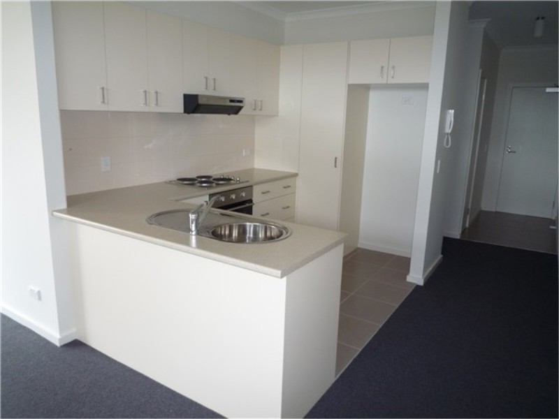 24 / 6-8 Petrea Place, Melton West VIC 3337