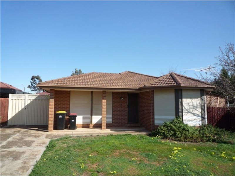 18 Oakfield Court, Melton South VIC 3338