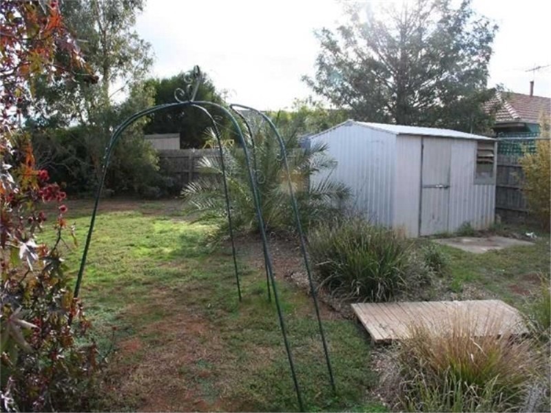 18 Oakfield Court, Melton South VIC 3338